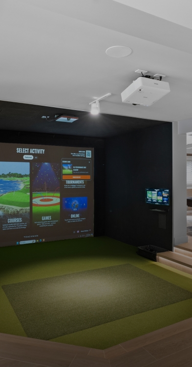 Success_stories_Simon_Whitten_mobile_header_trackman